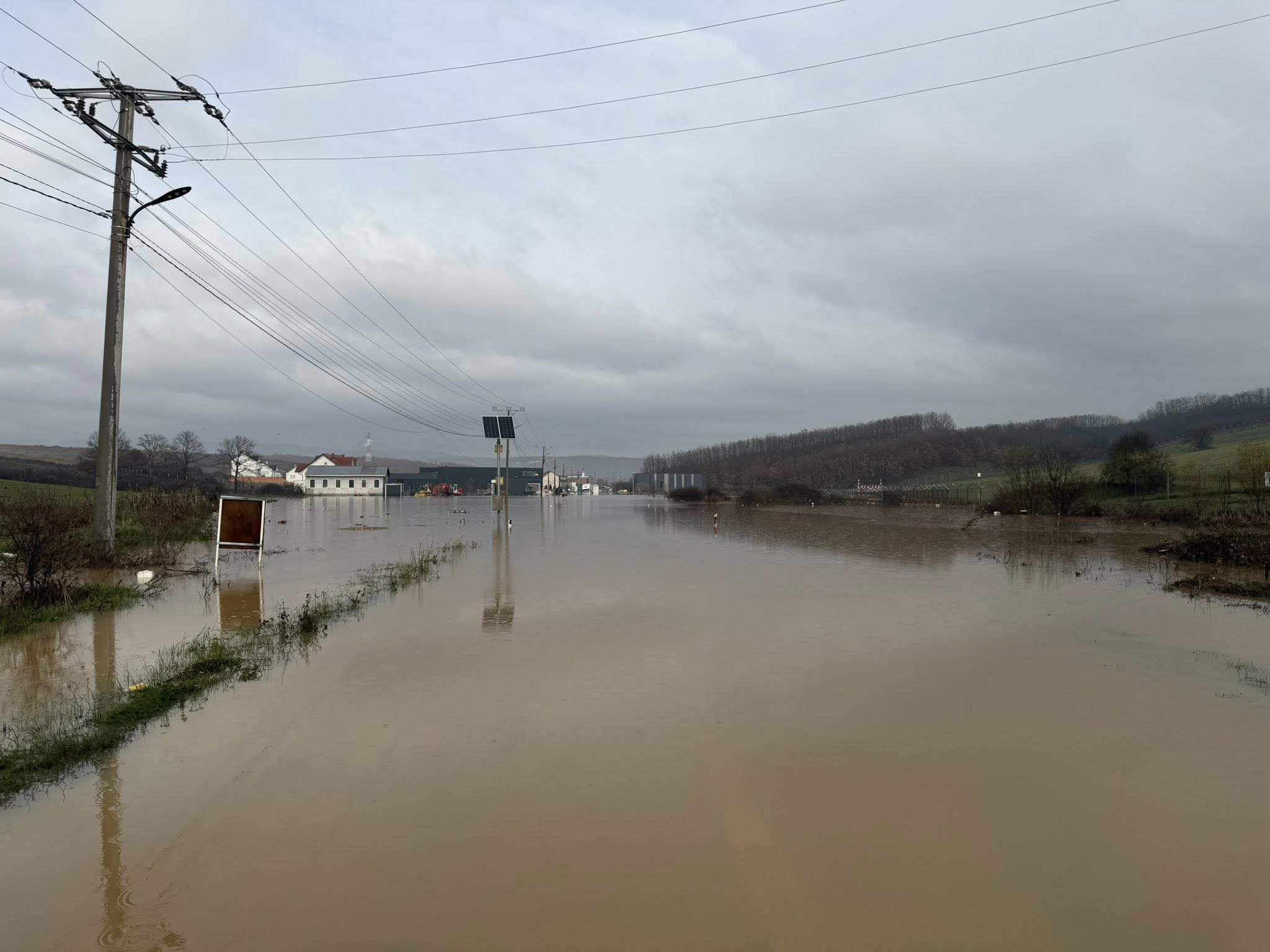 AME: Gjashtë familje u evakuuan, pas rënies së intensitetit të shiut situata është nën kontroll
