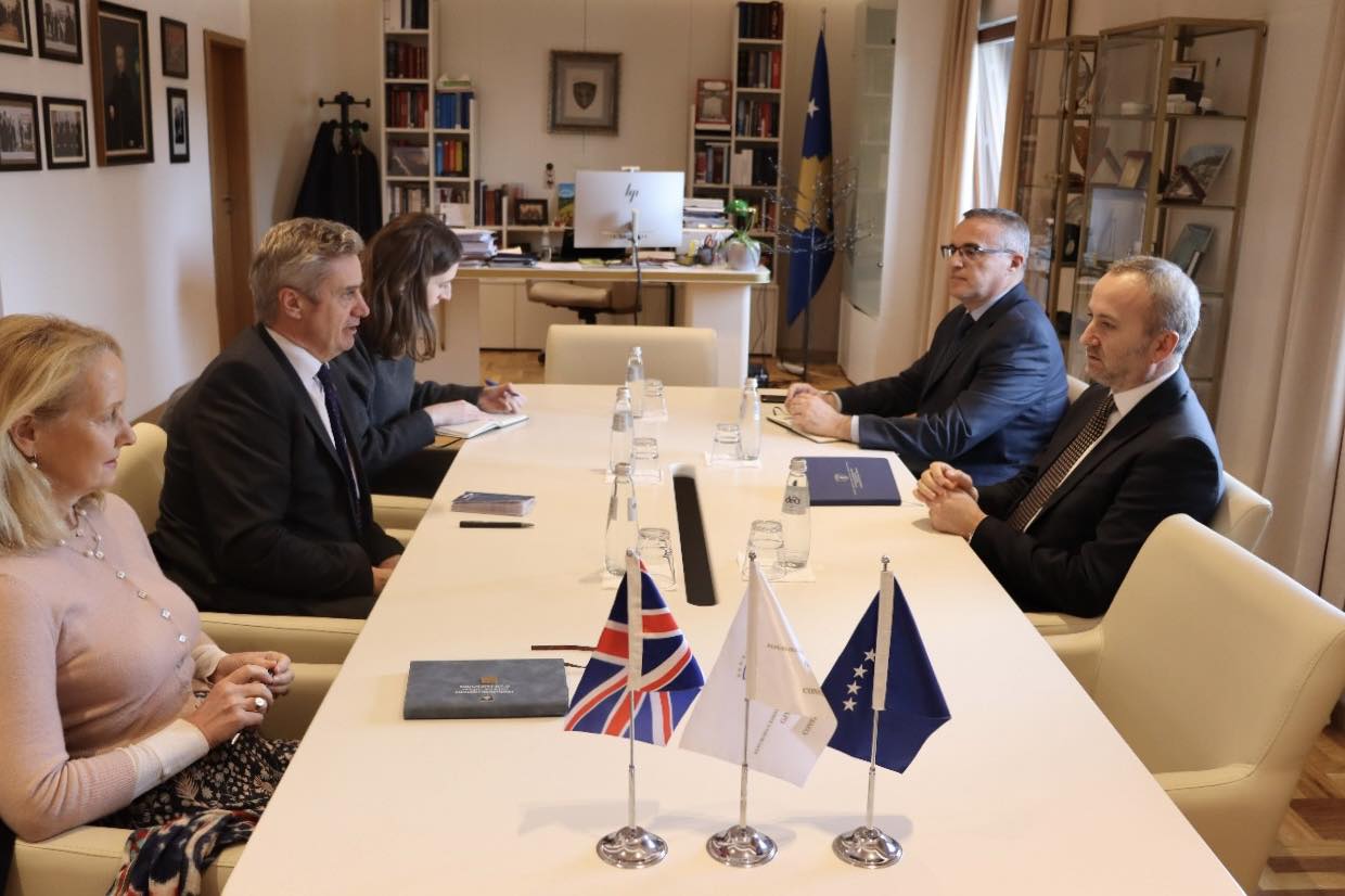 Hargreaves: Pas 28 dhjetorit, partitë e deputetët të veprojnë në përputhje me frymën e Kushtetutës