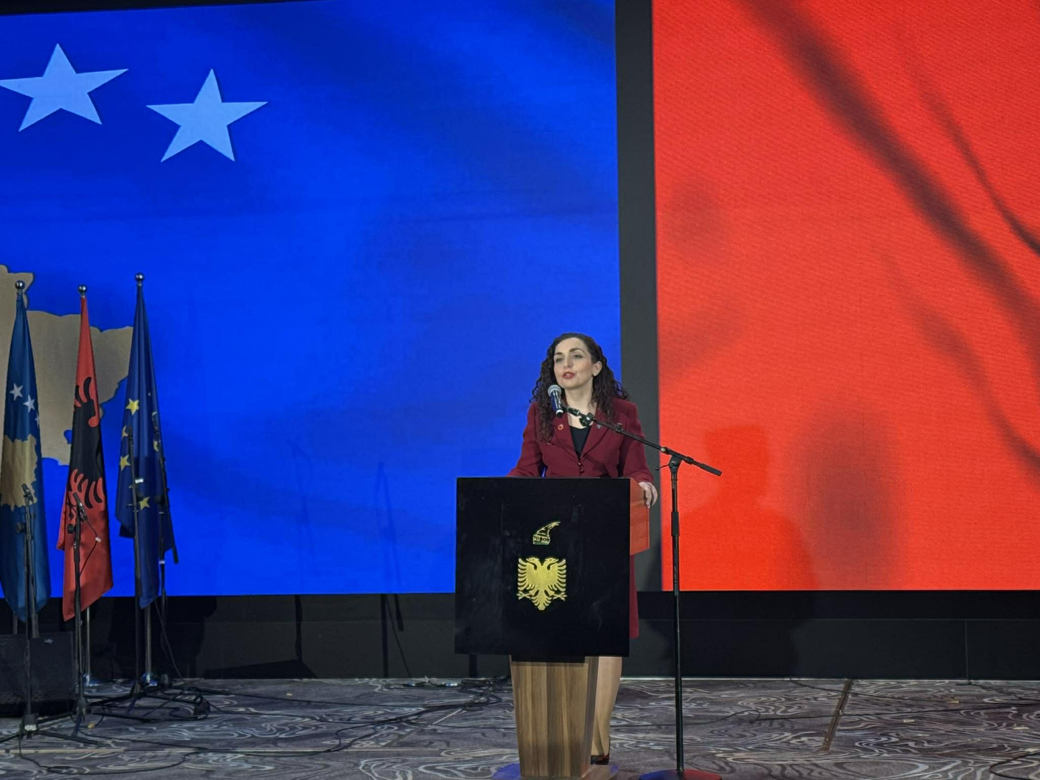 Ceremonia e përvjetorit të Pavarësisë, Osmani: Të ndara në harta, por të bashkuara në zemra