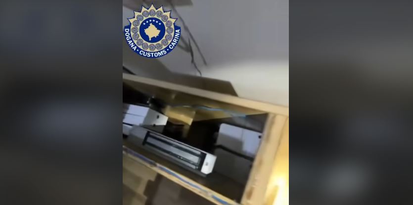 Dogana konfiskon 120 telefona në vlerë rreth 60 mijë euro