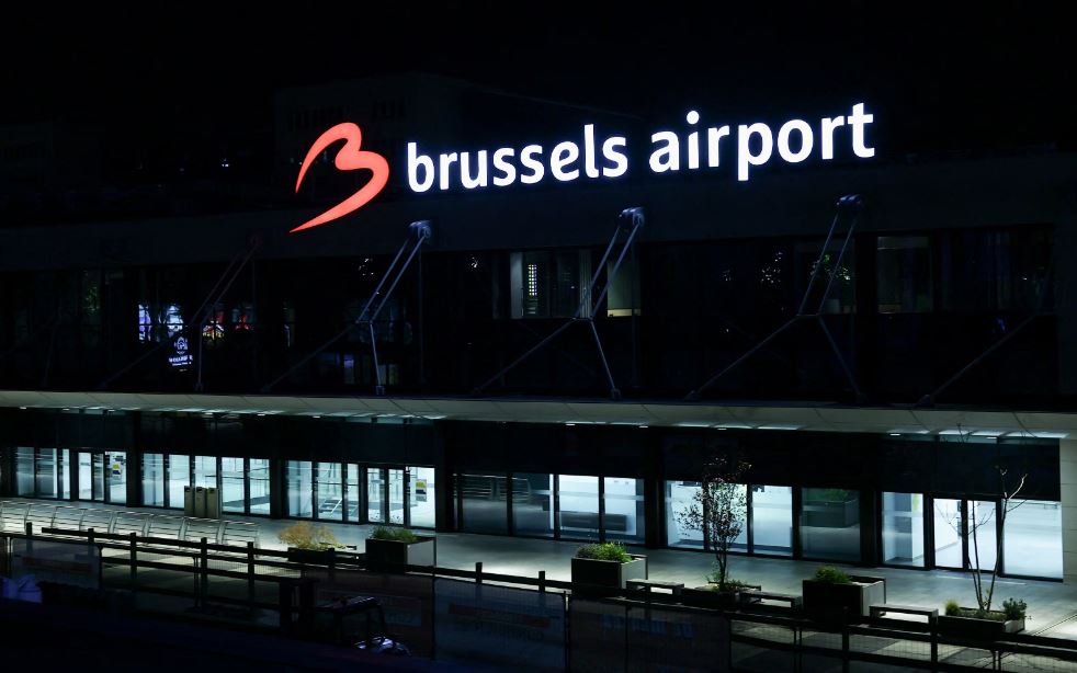 Aeroporti i Brukselit mbyllet pas raportimit për dronë