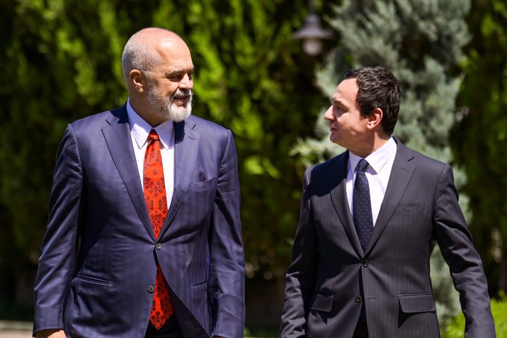 Raportet me Kurtin, flet Rama: Telenovela “Vitrinat” a e do a s’e do, a të do a s’ të do…