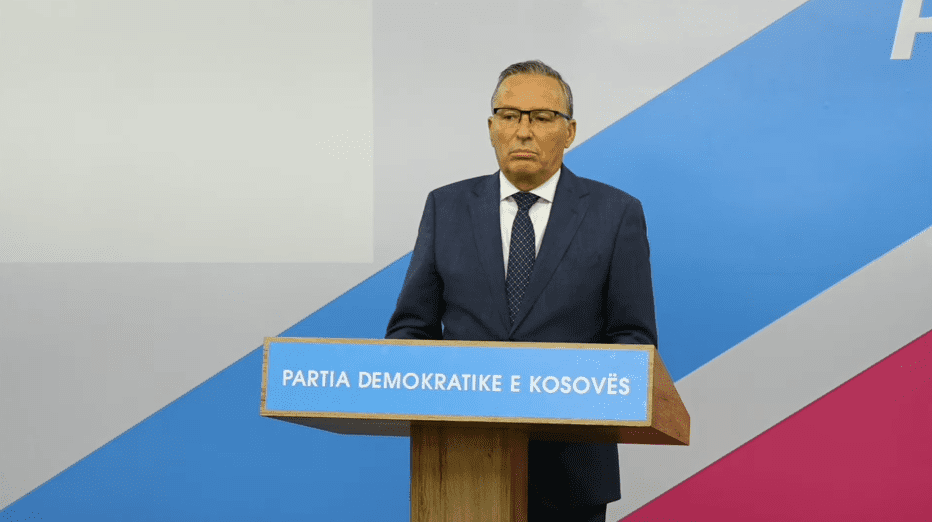 Bedri Hamza s’ka vija të kuqe për partitë: Janë të dëmshme për vendin