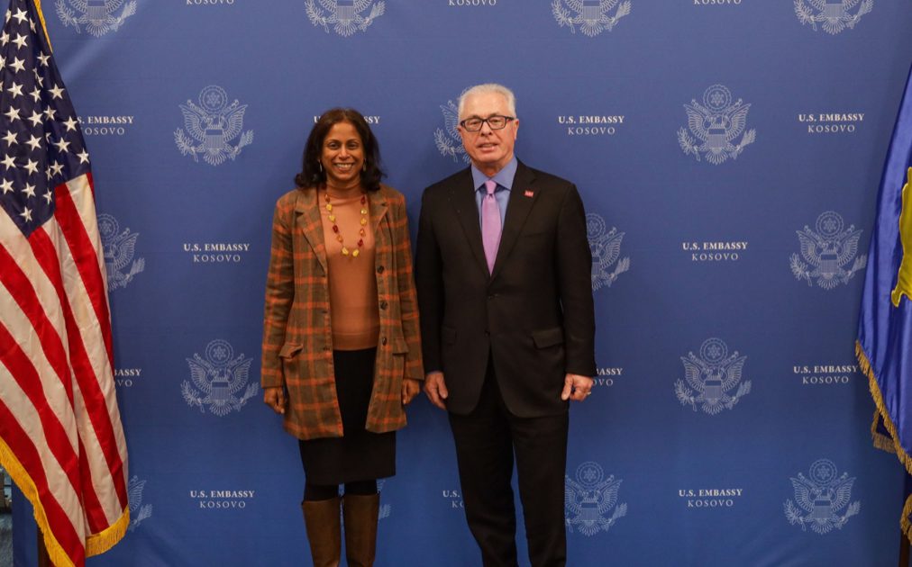 Prattipati pret në Ambasadë veprimtarin shqiptaro-amerikan, Harry Bajraktari