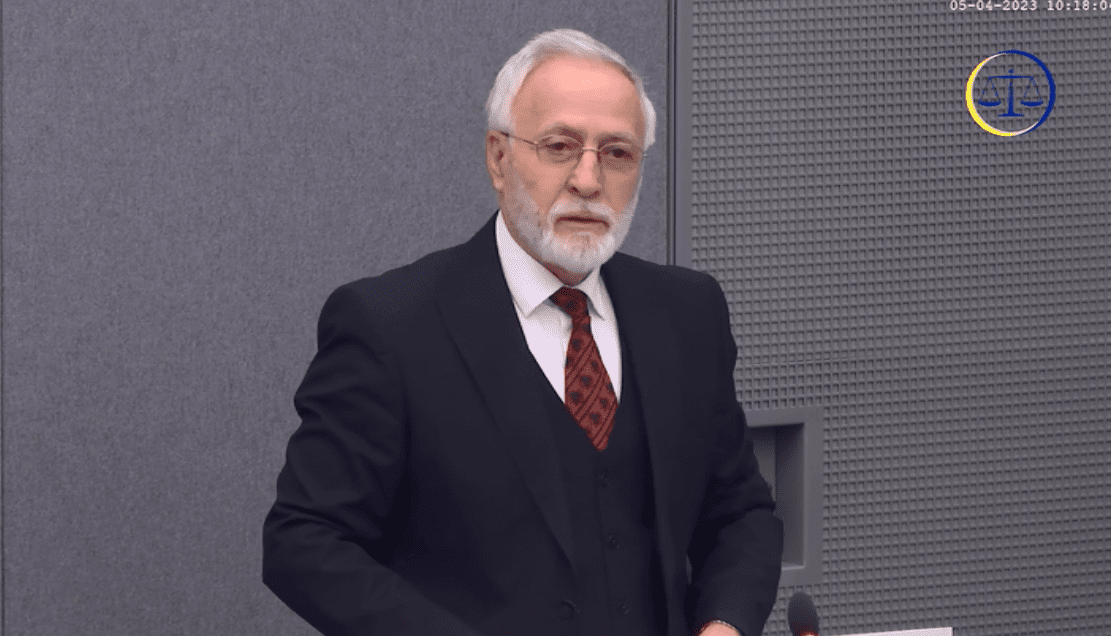 Jakup Krasniqi heq një dëshmitar nga lista