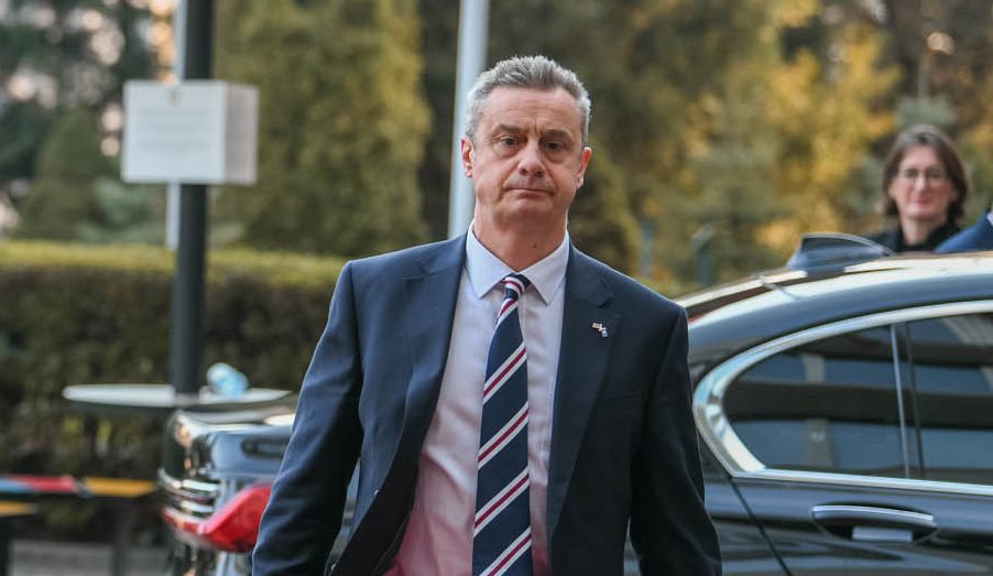 Ambasadori Hargreaves pret bashkëpunim nga partitë pas zgjedhjeve: Kosova s’mund të humbë më kohë!