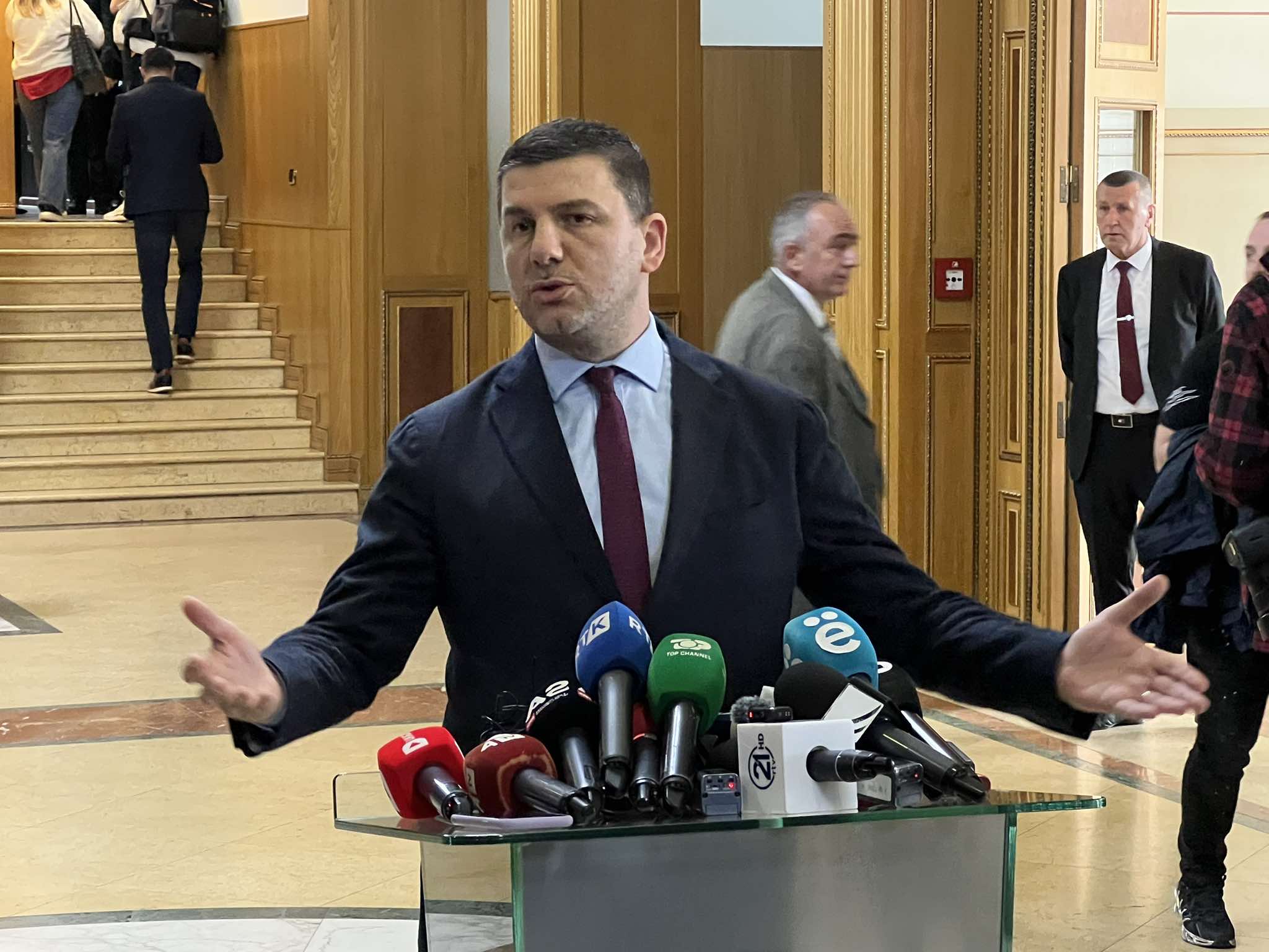 Dështimi i Konjufcës, Krasniqi: Presidentja e ka obligim që sa më parë ta shpallë datën e zgjedhjeve