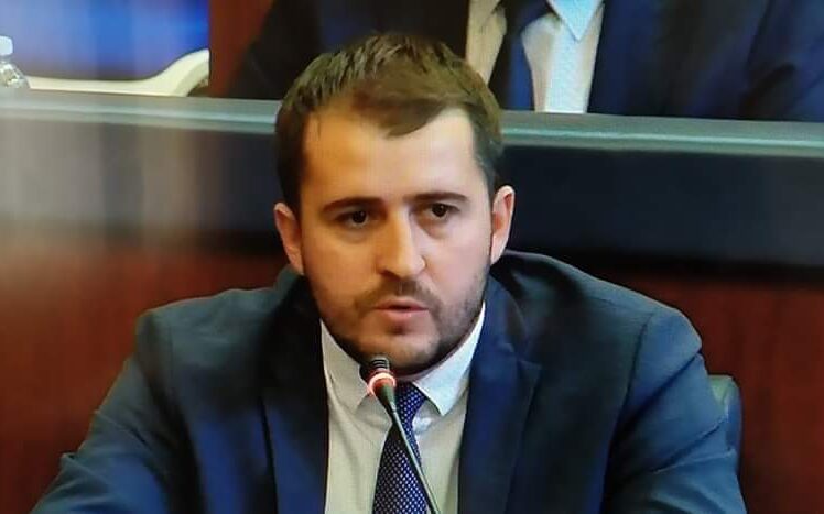 “Vjedhje votash në Mitrovicë”, Lushtaku: Treni bullgar tash e tutje të quhet treni i Kurtit