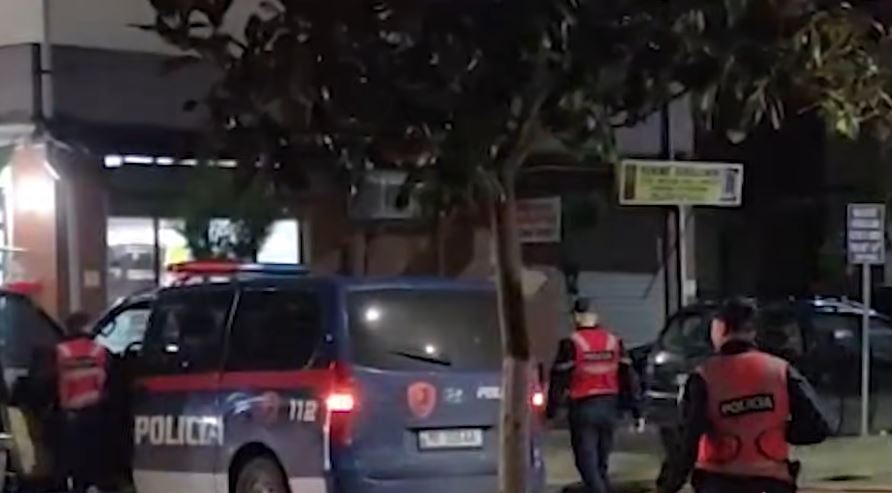 33-vjeçari theret me thikë në Fier