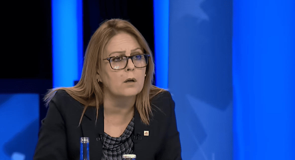 Bajrami: Vjosa Osmani po tenton t’i japë kohë Kurtit