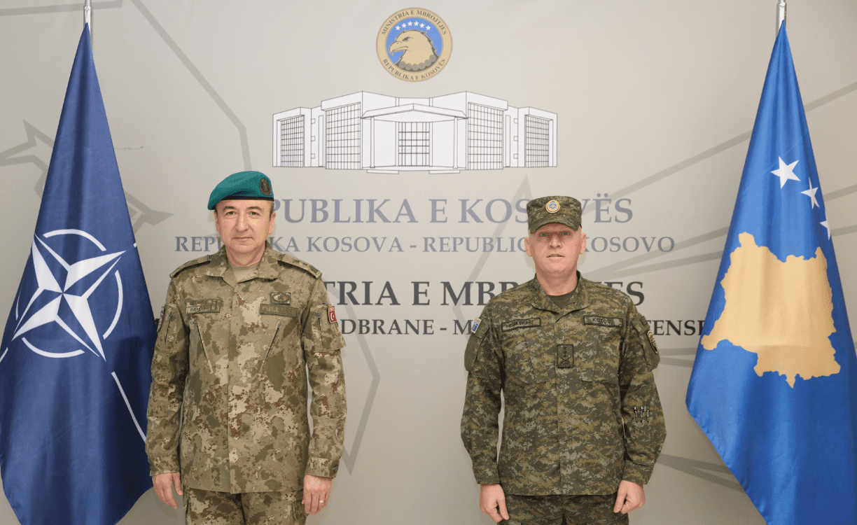 Jashari flet me Ulutashin për sfidat dhe operacionet e FSK-së