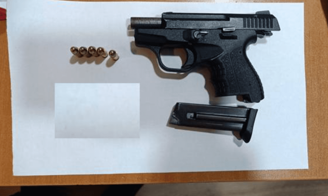 Konfiskohen 10 armë zjarri në Prishtinë