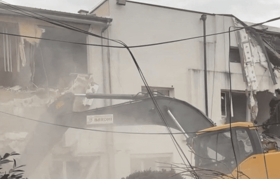 Pas fitores, Alban Hyseni fillon punimet e Bulevardit të Qytetit në Gjilan