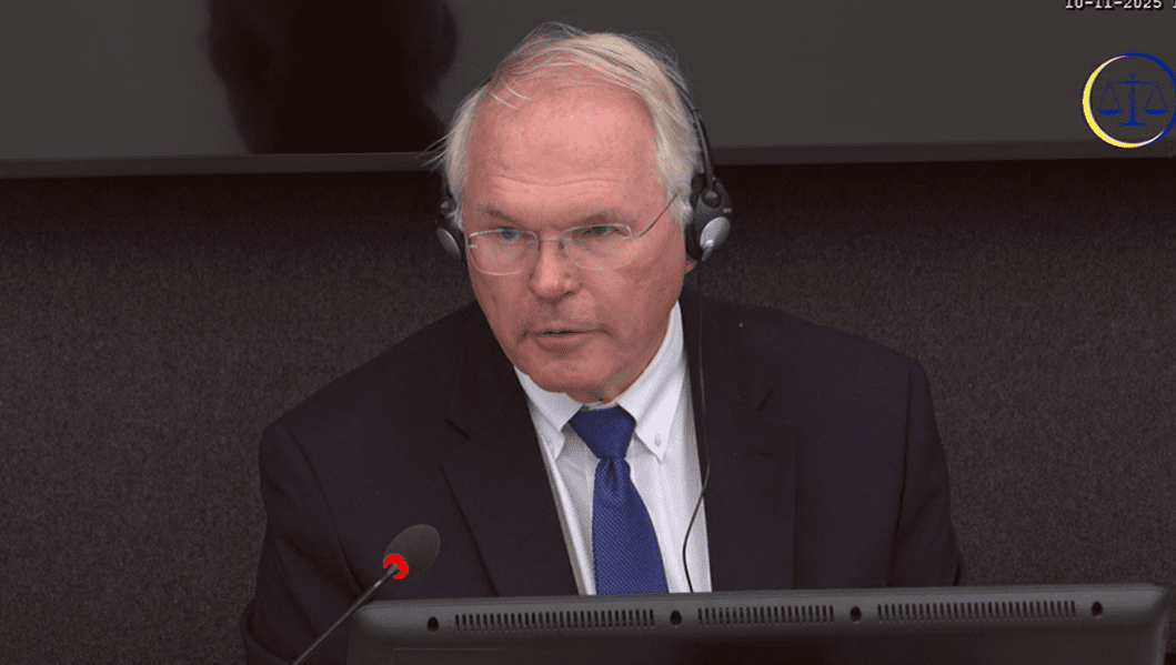 Hill tregon se kur ndodhi kontakti i tij i parë me UÇK-në