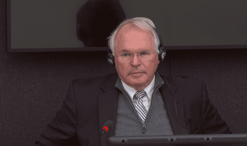 Hill flet për Demaçin dhe komunikatat e UÇK-së