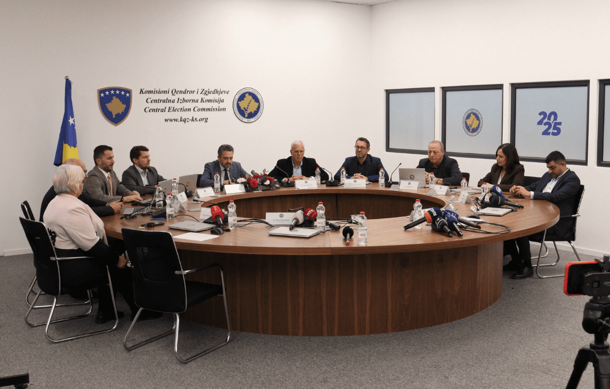 Elshani: Shifrat e VV-së për fletëvotimet në Mitrovicë janë të pasakta