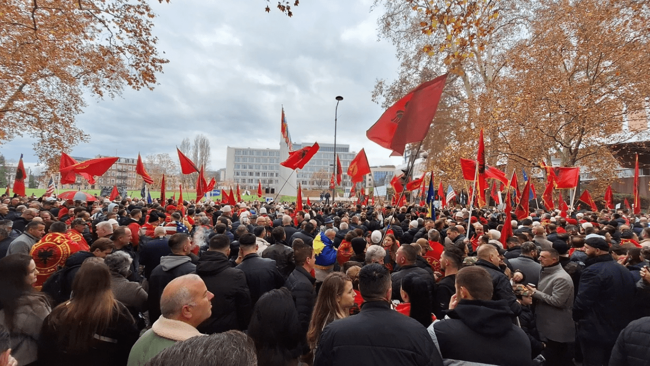 “Strasburgu në jehonën e UÇK-së” -Pamje nga protesta e madhe