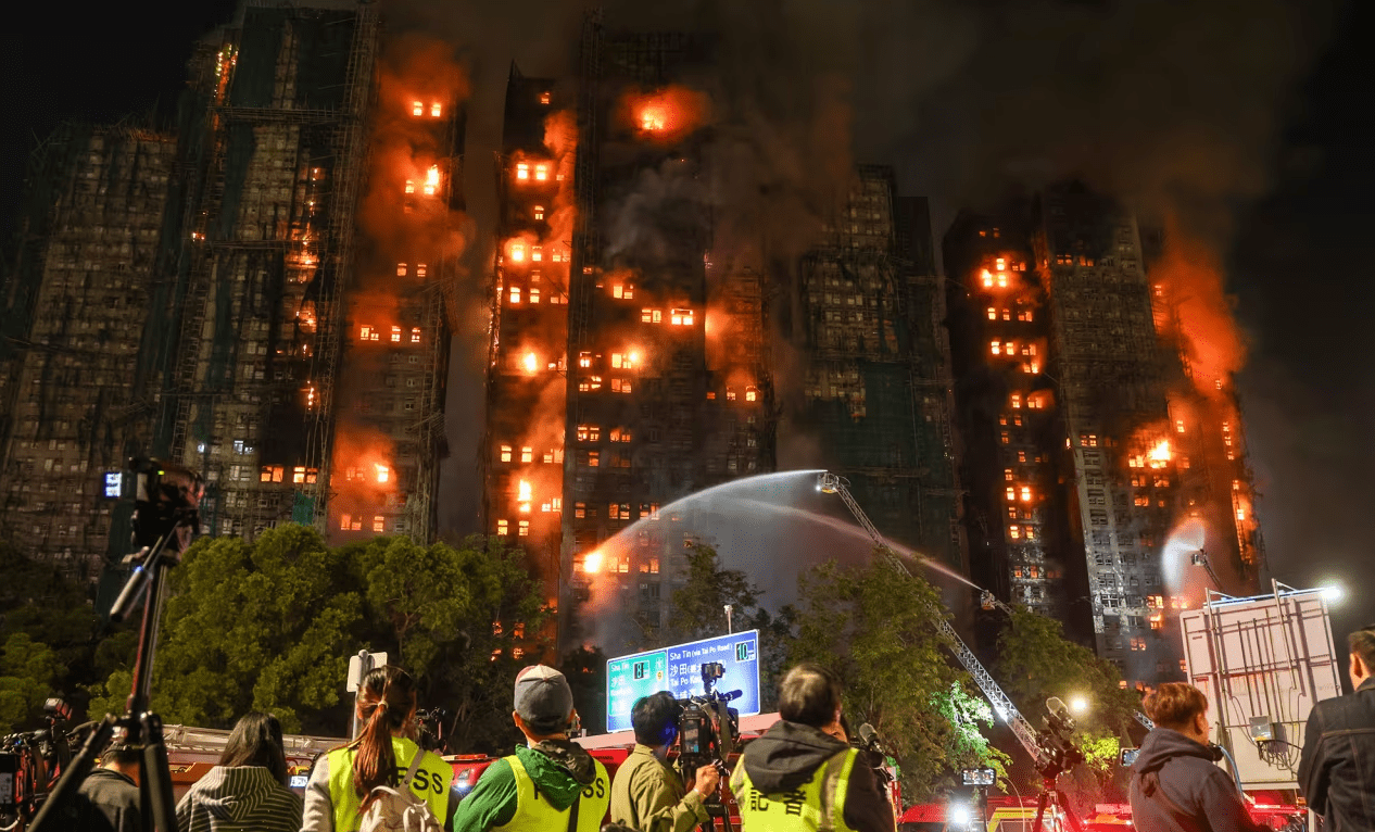 Shkon në 36 numri i të vdekurve nga zjarri në disa apartamente në Hong Kong