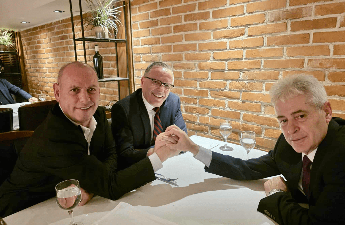 Lladrovci: Synimi është që PDK të del sa më fuqishëm kundër VV-së