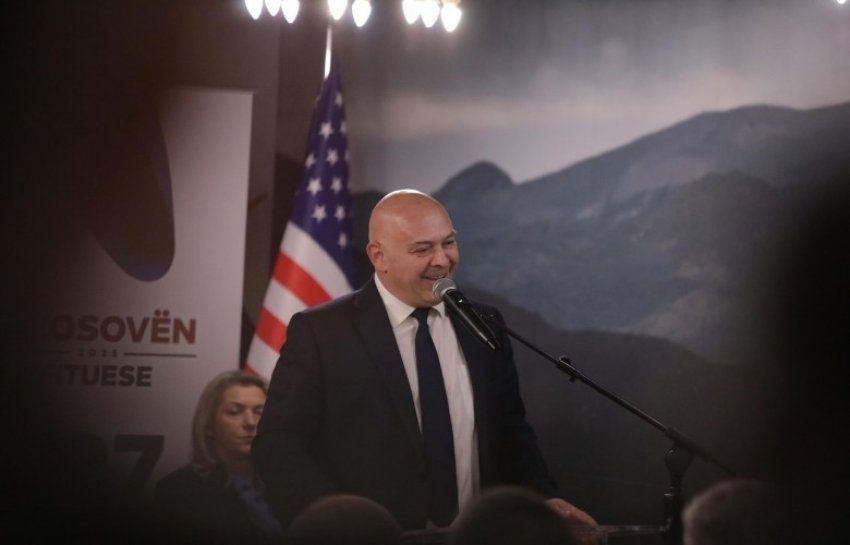 Gjini shpall fitoren në Gjakovë, uron qytetarët