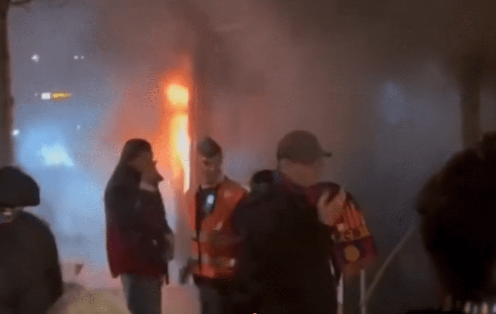 Tifozët e Barcelonës të tmerruar pasi autobusi merr flakë përpara ndeshjes së Ligës së Kampionëve