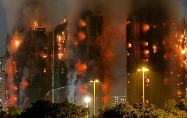 Shkon në 146 numri i viktimave nga zjarri në Hong Kong