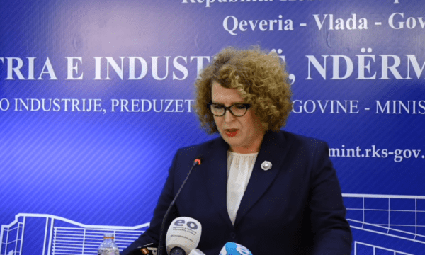 Hajdari thotë se AKI-ja e autorizoi për grupin në “WhatsApp”