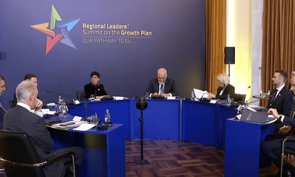 Kos në Tiranë: Rrezikohen gati 300 milionë euro për rrugë, spitale e shkolla