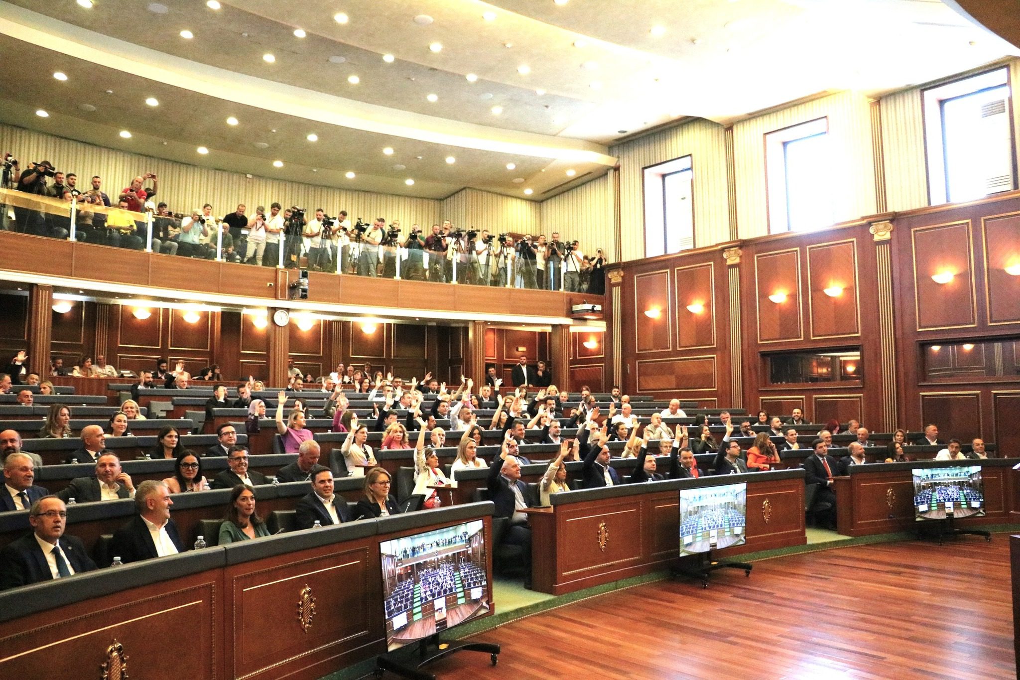 1 milion e 515 mijë Euro për deputetët pa asnjë ligj të miratuar, askush s’hoqi dorë nga paga