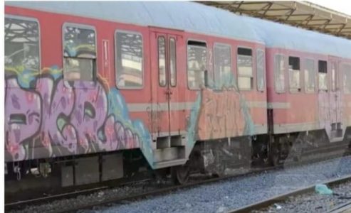 Dëmtohen vagonët në Stacionin e Hanit të Elezit, Policia nis hetimet