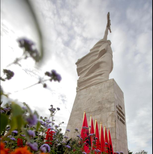 Rama uron 81 vjetorin e çlirimit të Shqipërisë
