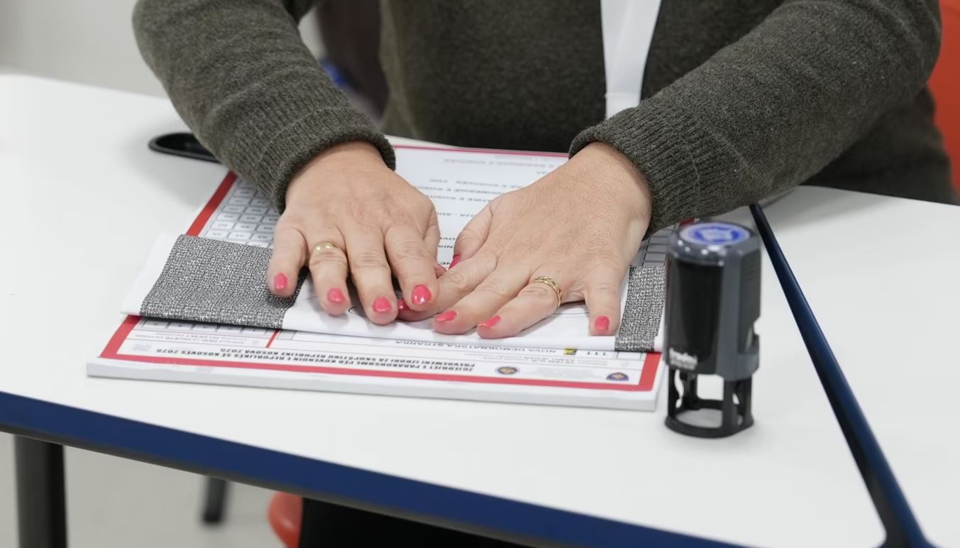 KQZ: Probleme me rrymën në disa qendra votimi