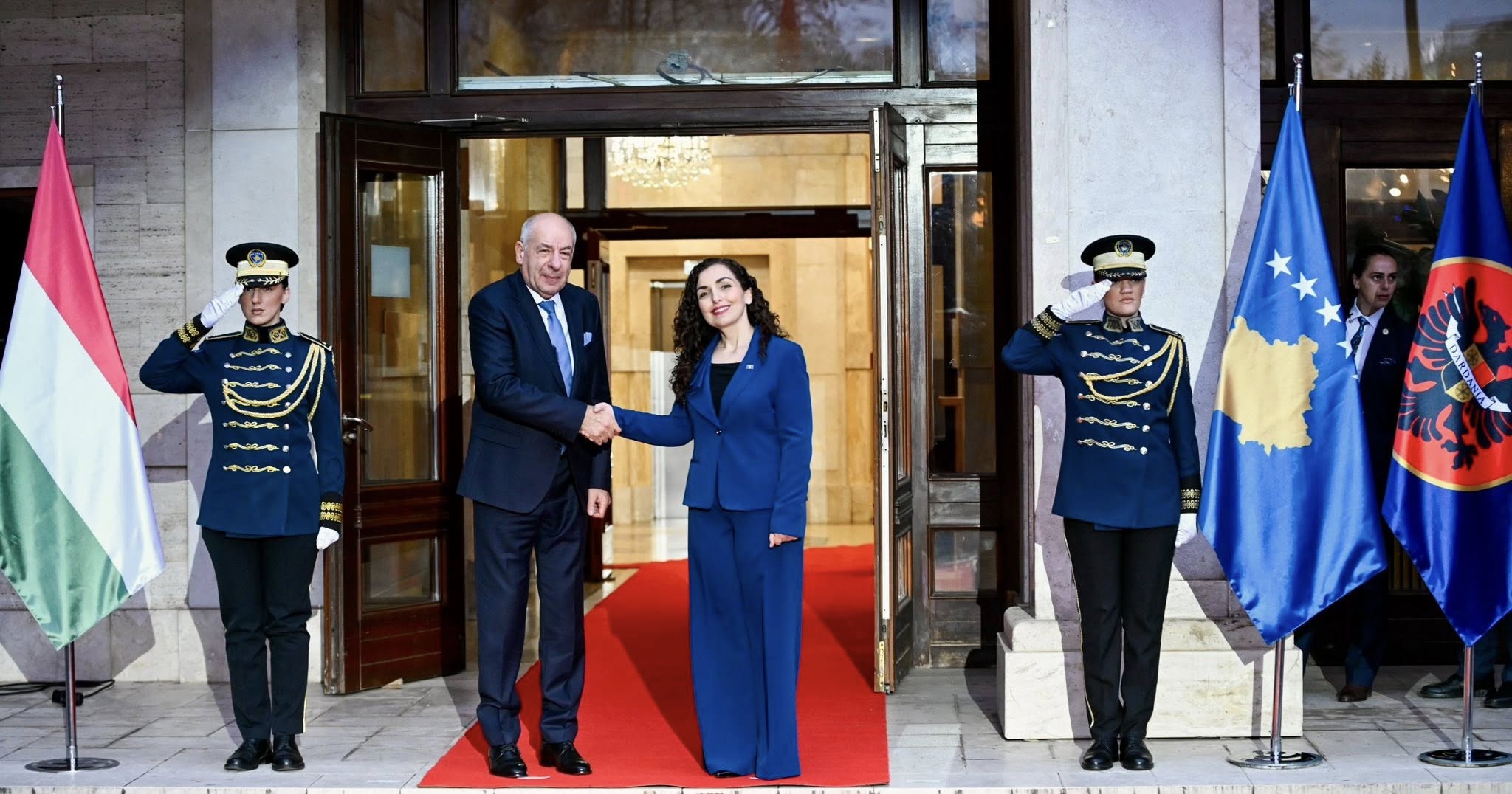 Osmani pas takimit me presidentin hungarez: Kërkova mbështetje për heqjen e masave nga BE