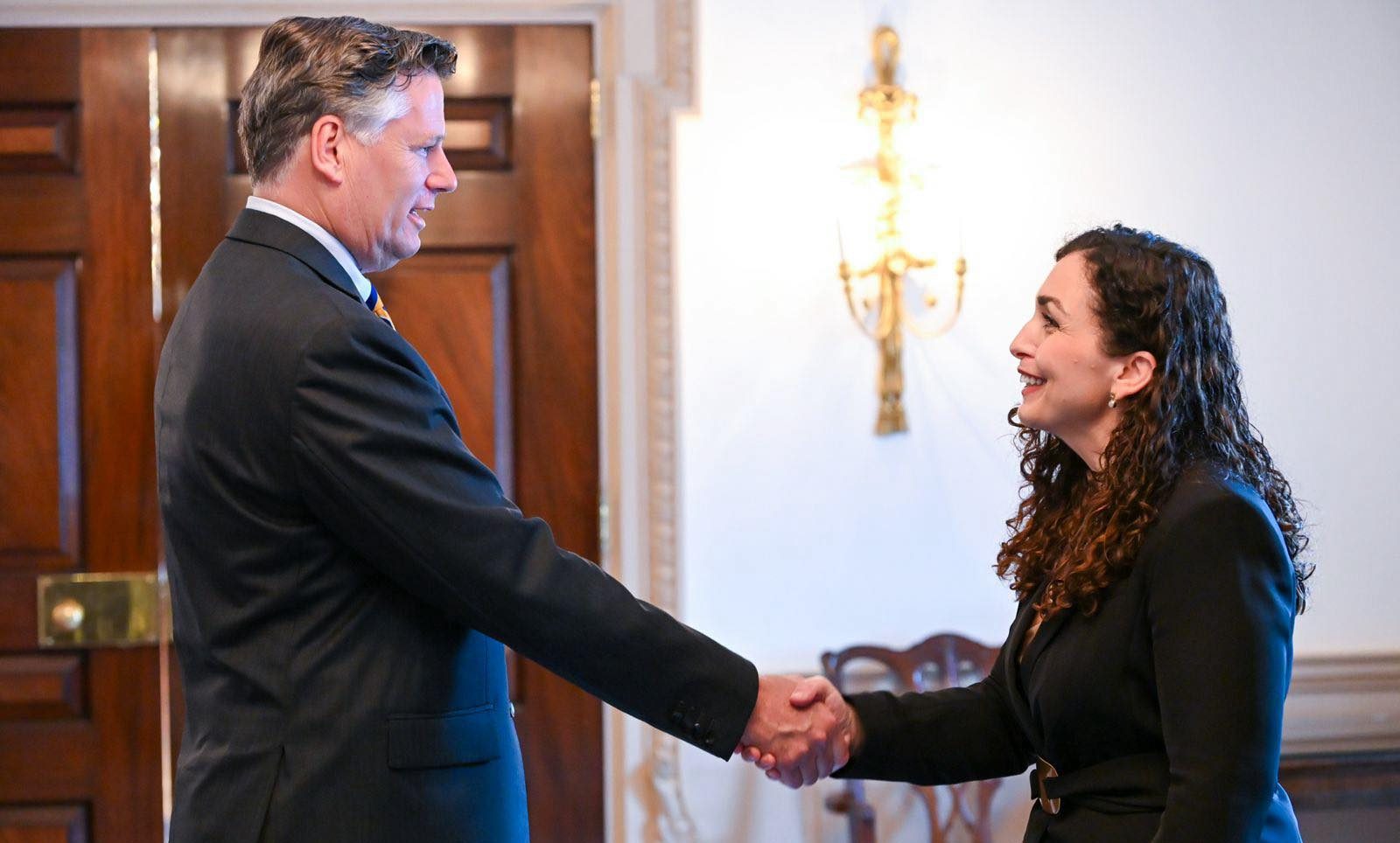 Osmani takohet me Landaun, kërkon “shtytje” për dialogun strategjik fillimi i të cilit u pezullua nga SHBA