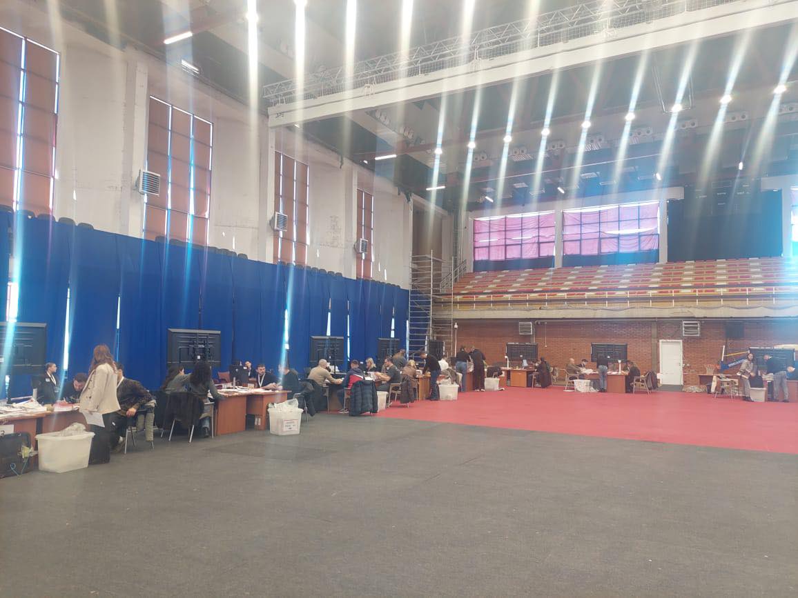 Kandidatët e VV-së prijnë në numërimin e votave për deputetë