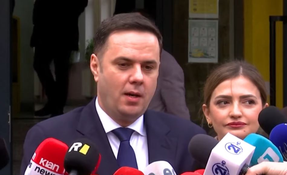 Voton Abdixhiku: Uroj që Kosova të largohet nga zymtësia, bllokada e përçarja