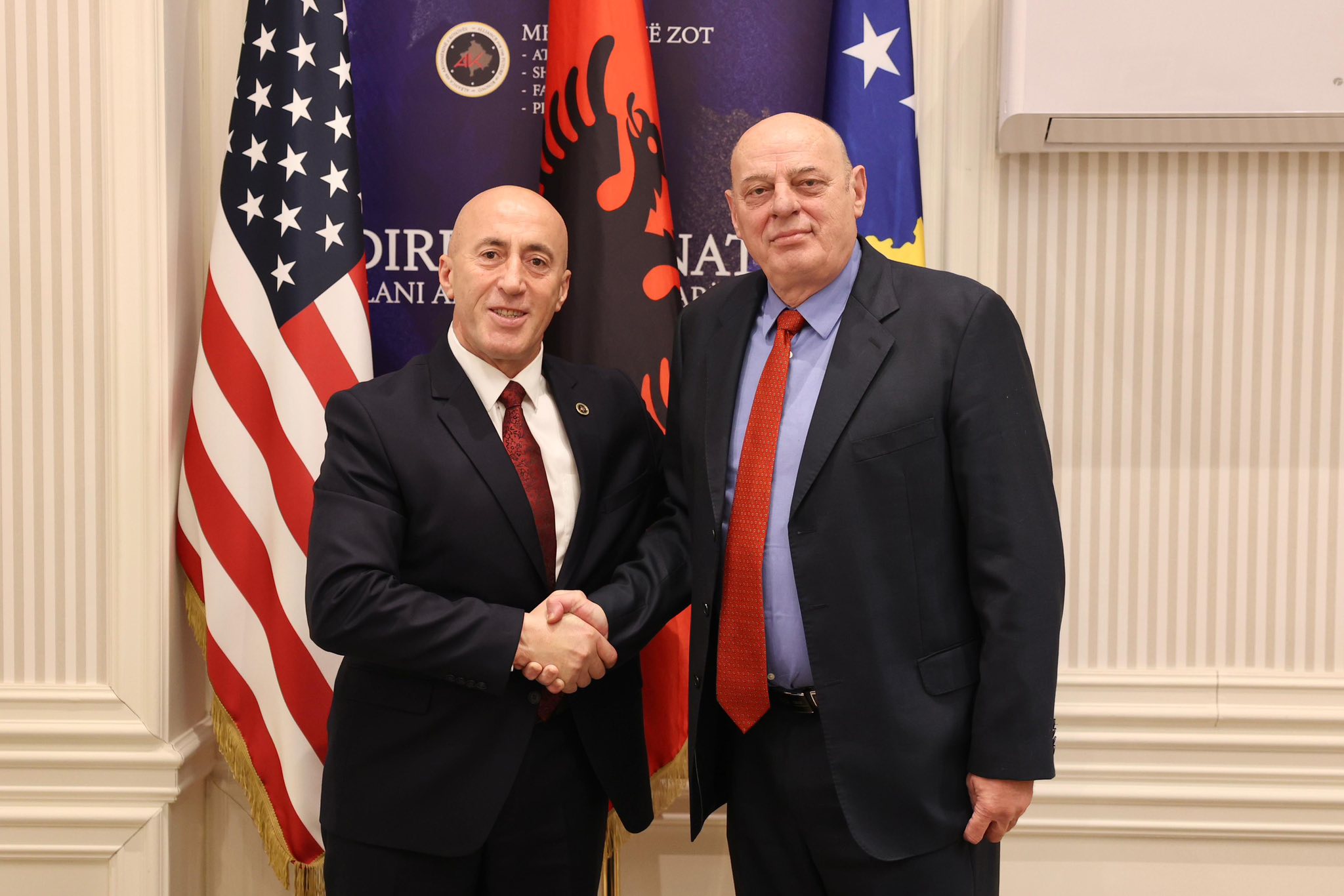 Zyrtarizohet aderimi i Agim Çekut në AAK