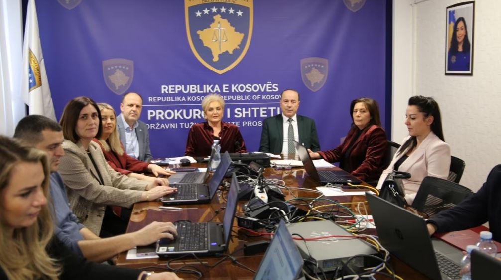 Qalaj viziton dhomën operative për monitorimin e procesit zgjedhor