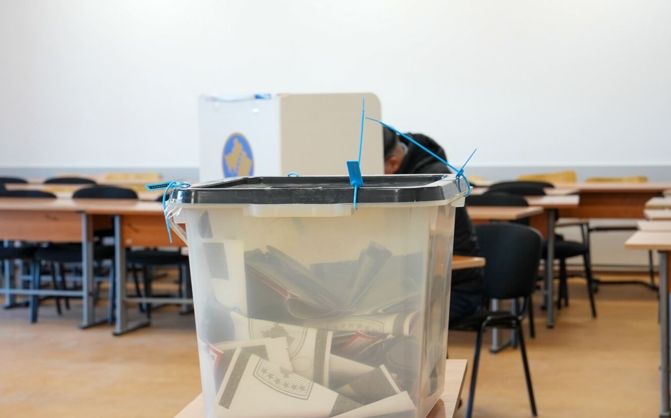 Partitë bëjnë thirrje për dalje në votime