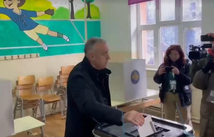 Lista Serbe voton sërish në grup