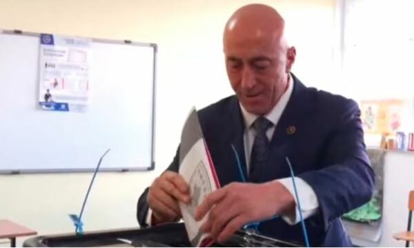 Voton Haradinaj, iu bën thirrje qytetarëve të dalin në zgjedhje
