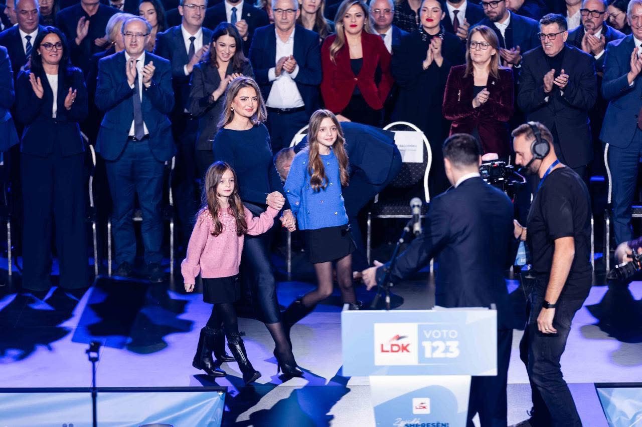 U raportua se dha dorëheqje, reagon Abdixhiku