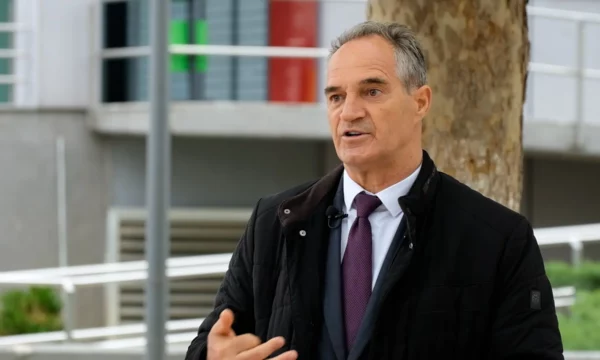 Hasani thirrje Hamzës: Pranoje shkrirjen e Limajt në PDK, të bashkuar jemi më të fortë!