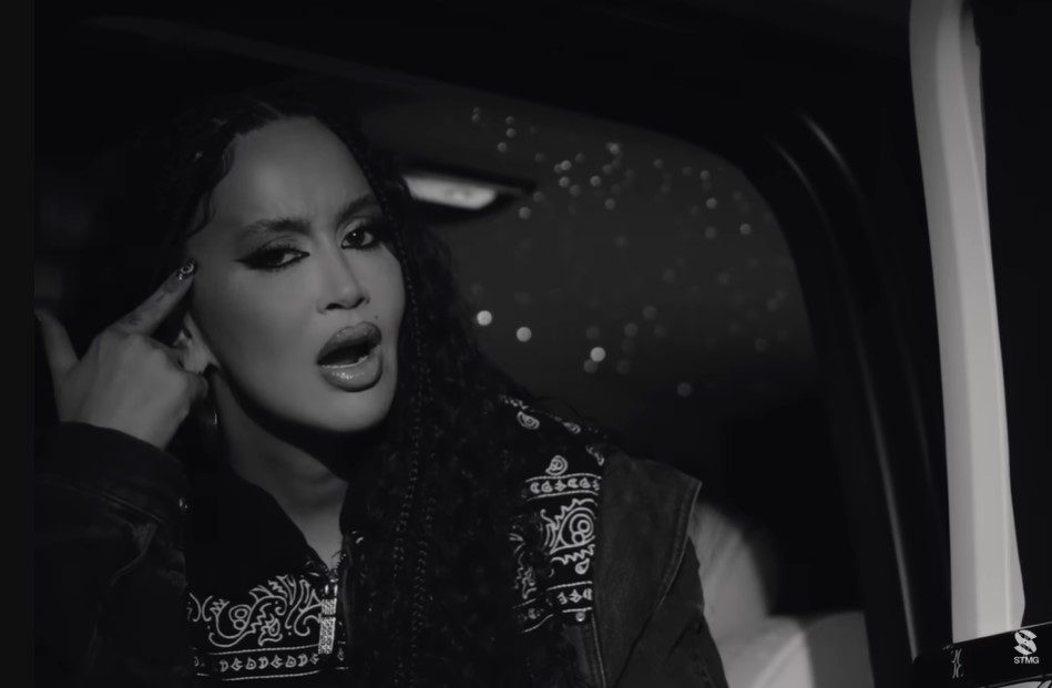 Dafina Zeqiri vjen me “Dashnin e vjetër”