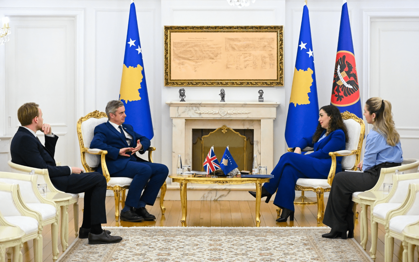 Osmani flet me ambasadorin britanik për zgjedhjet dhe zhvillimet e fundit