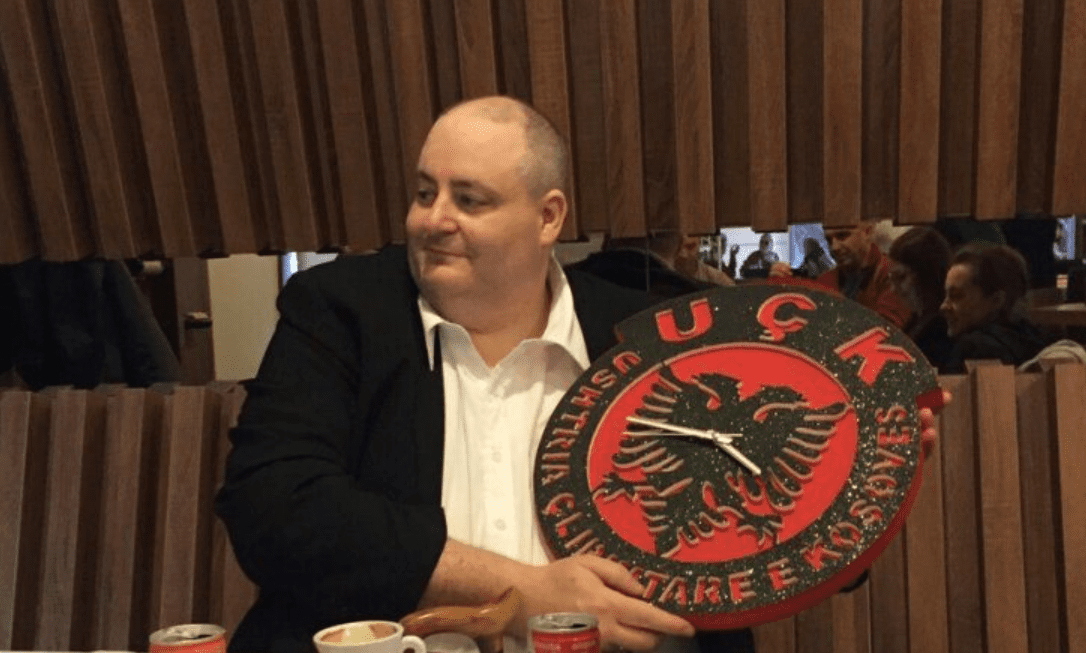 Osmani nderon ish-ushtarin britanik të UÇK-së me shtetësi kosovare