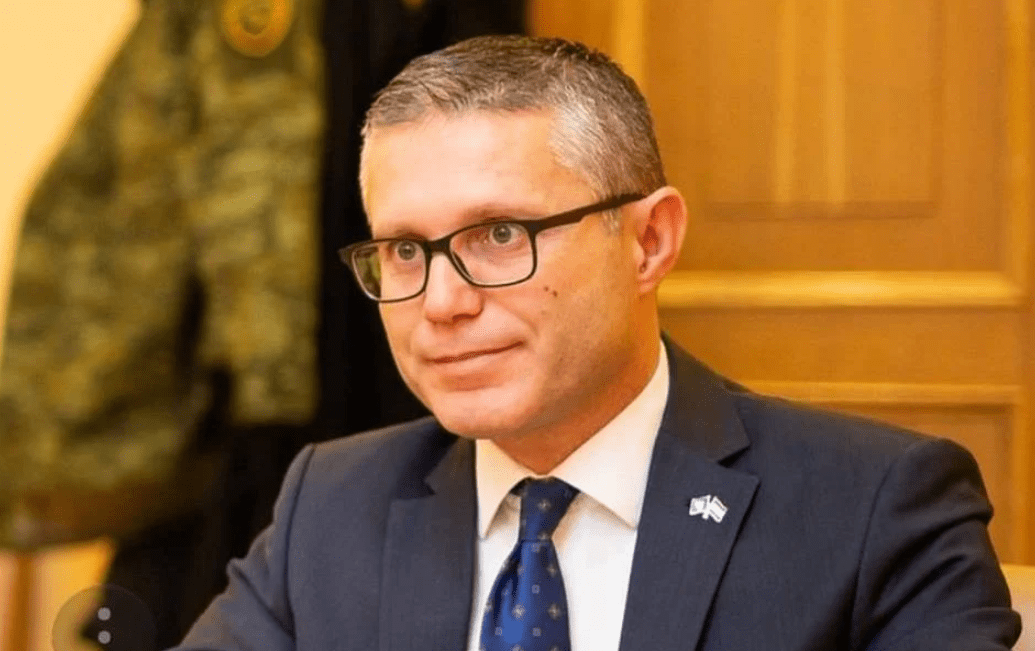 Burim Ramadani hyn në listën e AAK-së për deputet