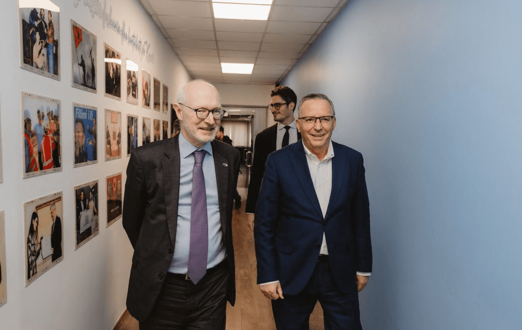 Letra e Hamzës për heqjen e masave i dërgohet Macronit