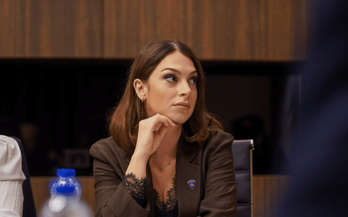 Kica-Xhelili: Me terma si ‘udbash’ e ‘tradhtar’, po rrezikohet demokracia