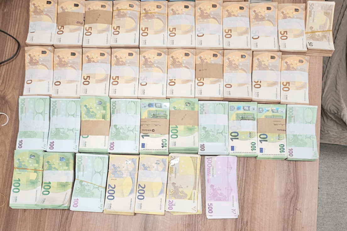 Një shoferit në Han të Elezit i konfiskohen gati 300 mijë euro të padeklaruara